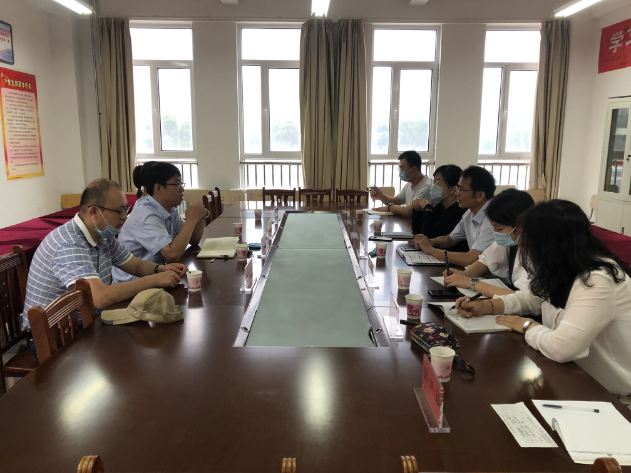  青岛中康国际医疗健康产业股份有限公司经济开发区总经理一行来校洽谈合作事宜