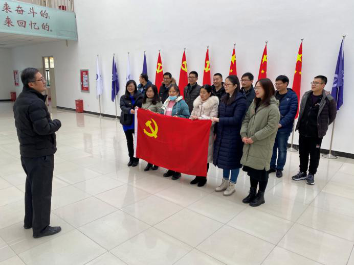 我校举办“重走长征之路  传承红色基因”党建活动