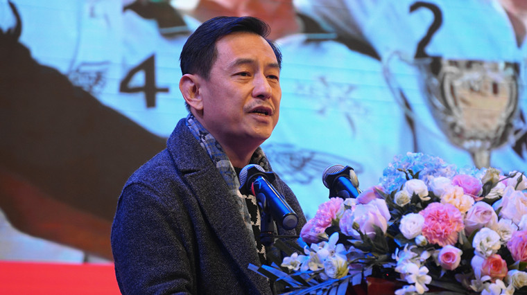 晚点教育创始人  董事长李强来我校作“感恩与成长”报告会