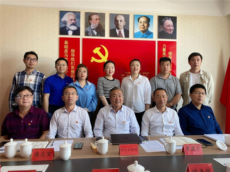 我校朝克吉勒图教授应邀在山东省蒙商会三个党支部上党课