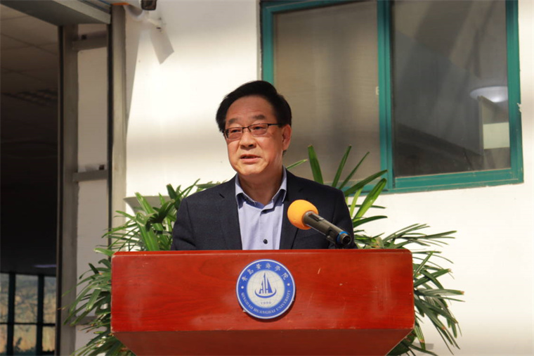 林桂榛荀学书展暨北海书舫揭牌仪式在我校举行