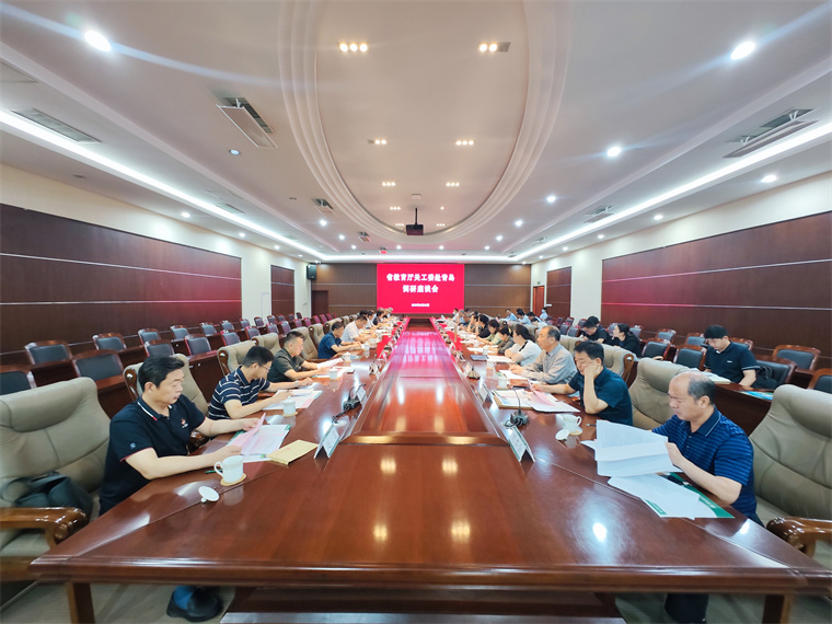我校关工委主任宋庆泽参加省教育厅关工委赴青岛调研座谈会