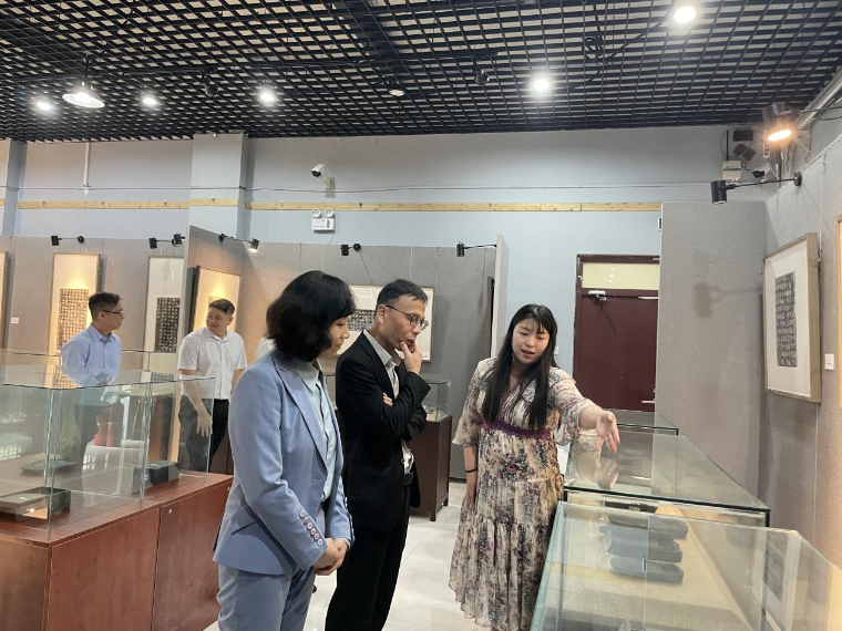 马来西亚拉曼理工大学来访我校并签署合作协议