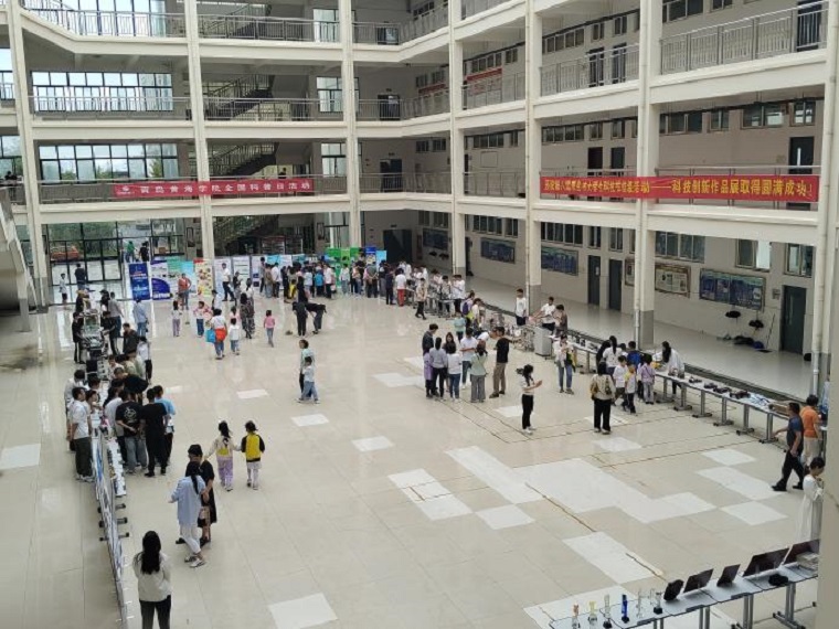 best365英国体育在线第八届青岛市大学生科技节校级活动——科技创新作品展圆满举办