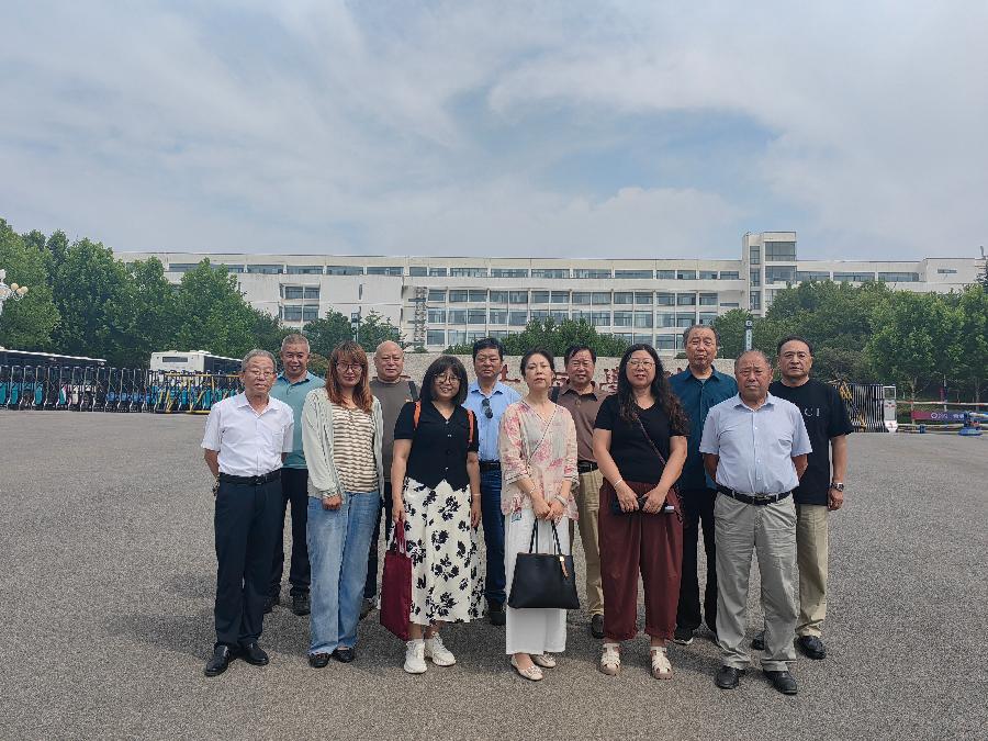六汪文联来best365英国体育在线参观指导